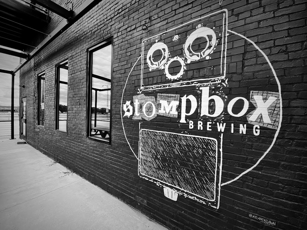 Stompbox Brewing | restaurant | 210 E River Dr, Davenport, IA 52801, USA | 5634241237 OR +1 563-424-1237