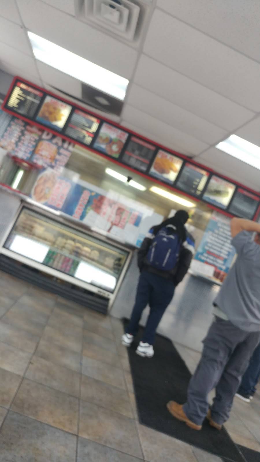 J J Fish & Chicken | restaurant | 201 E 43rd St, Chicago, IL 60653, USA | 7732851841 OR +1 773-285-1841