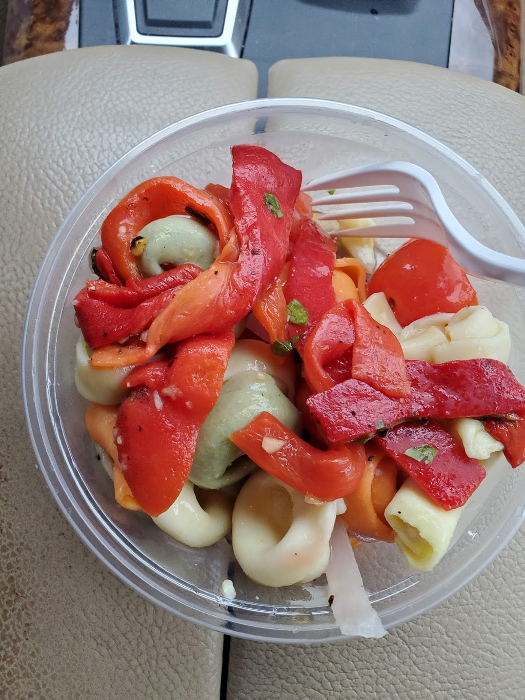 Fradelis | restaurant | 473 Tuckahoe Rd, Yonkers, NY 10710, USA | 9147797692 OR +1 914-779-7692