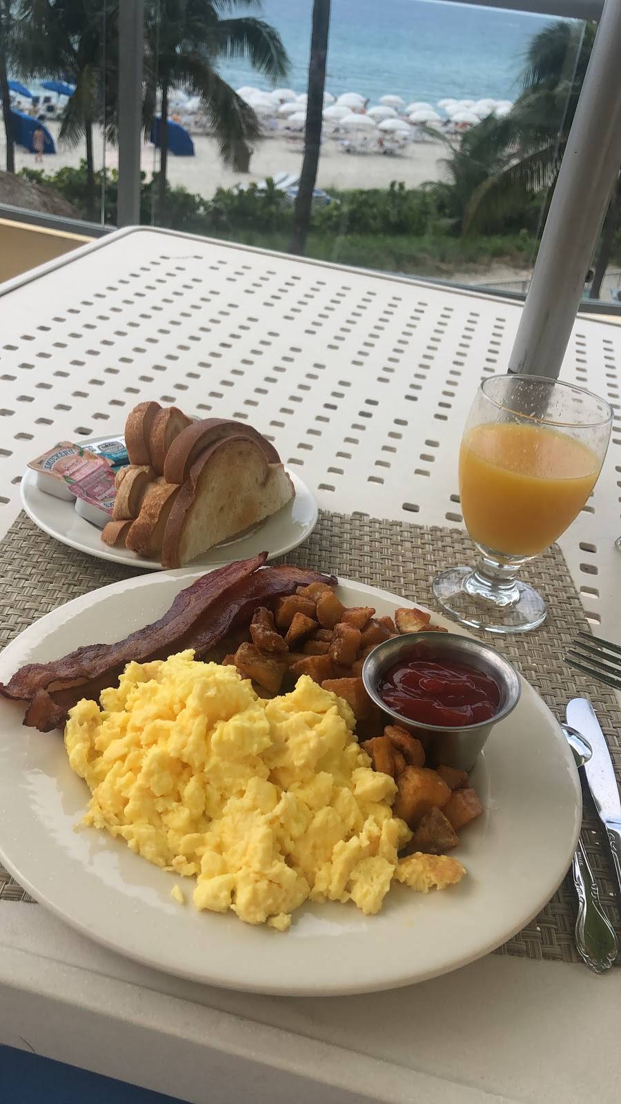 View Restaurant | restaurant | 17375 Collins Ave, Sunny Isles Beach, FL 33160, USA | 7865282500 OR +1 786-528-2500