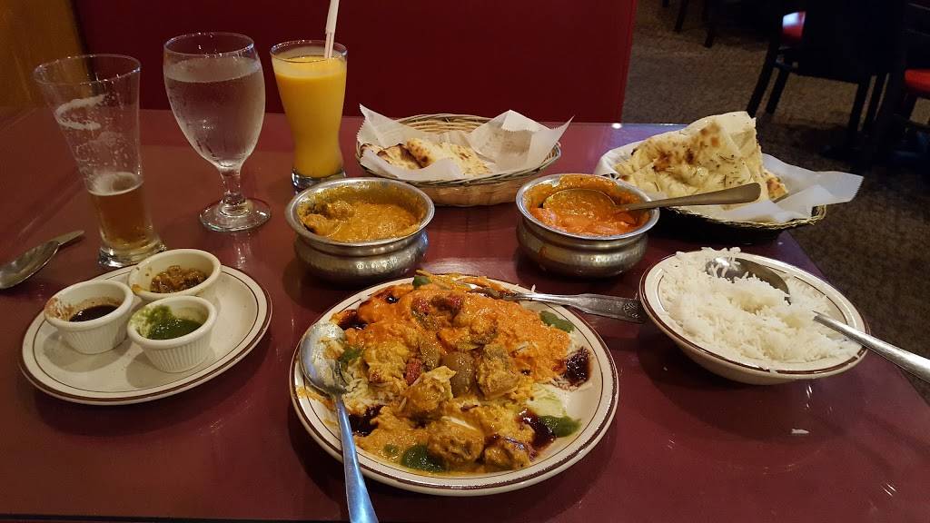 Raj Palace Indian Cuisine | restaurant | 37116 Six Mile Rd, Livonia, MI 48152, USA | 7344621111 OR +1 734-462-1111