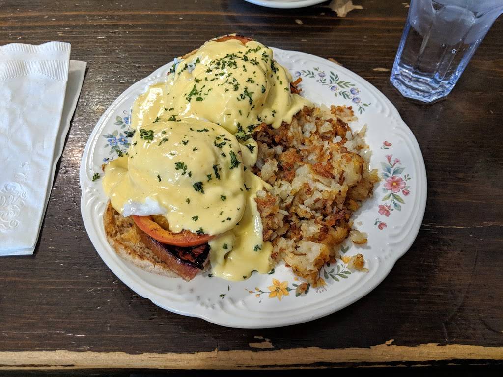 Hilltop Restaurant | restaurant | 303 S Michigan St, Lakeville, IN 46536, USA | 5747843474 OR +1 574-784-3474