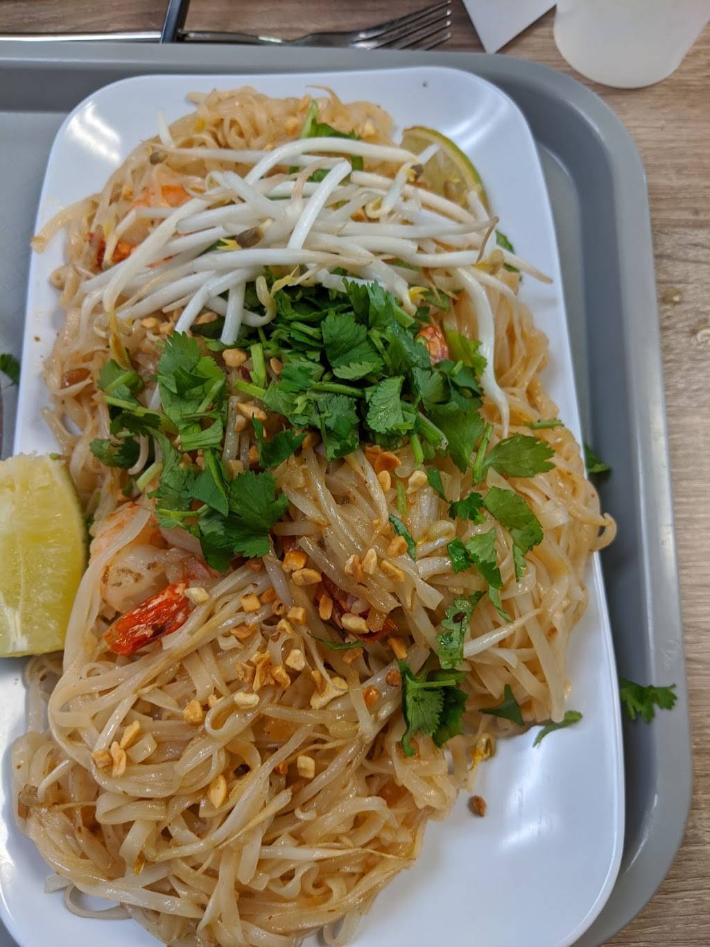 Mamas Noodle Bar | restaurant | 248 Wisconsin St, Oshkosh, WI 54901, USA | 9206636378 OR +1 920-663-6378