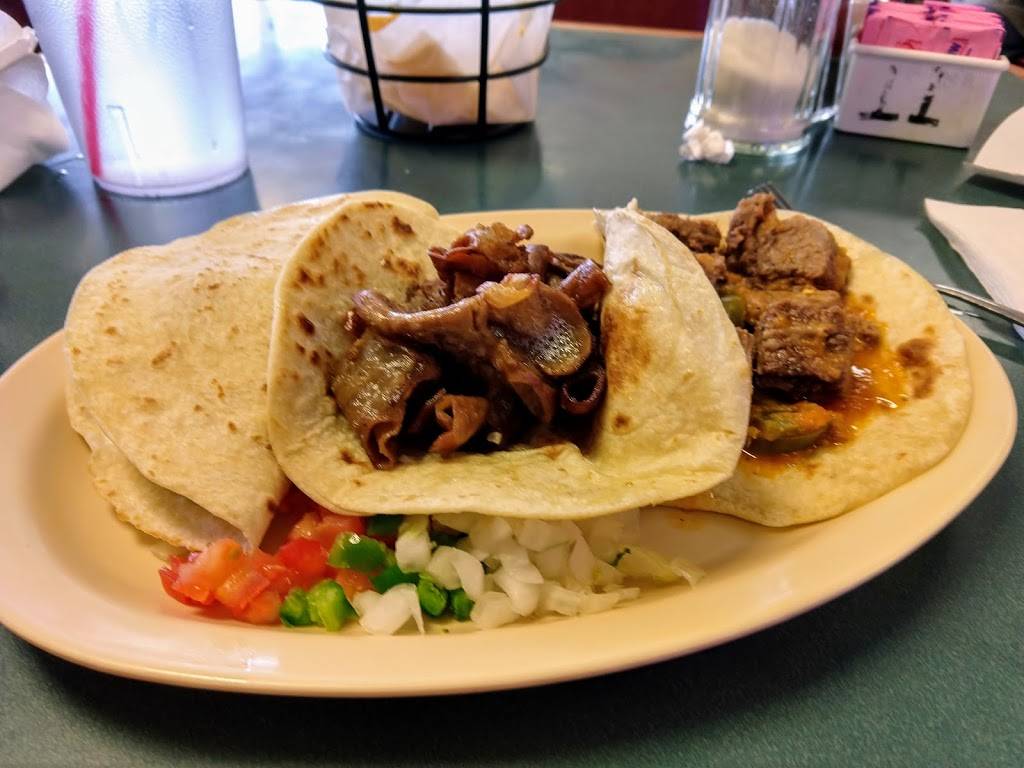 Panchos Mexican Restaurant | restaurant | 1005 Enrique M. Barrera Pkwy, San Antonio, TX 78237, USA | 2104332800 OR +1 210-433-2800