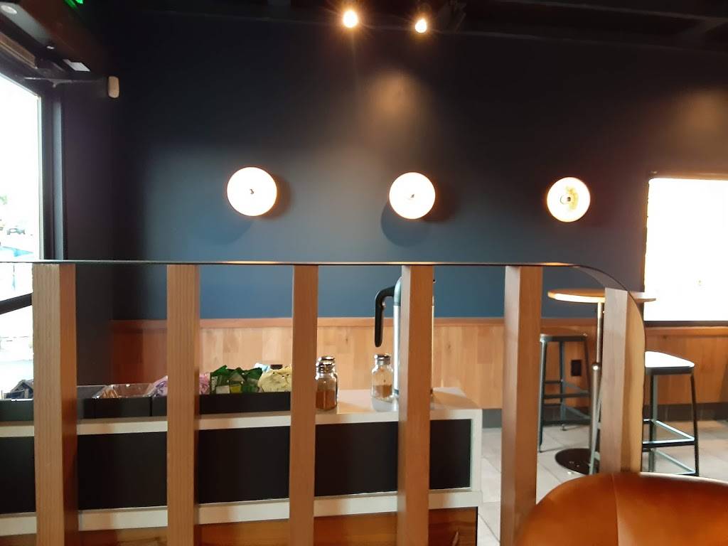 Starbucks | cafe | 1049 3rd Ave, Chula Vista, CA 91911, USA | 6194255945 OR +1 619-425-5945