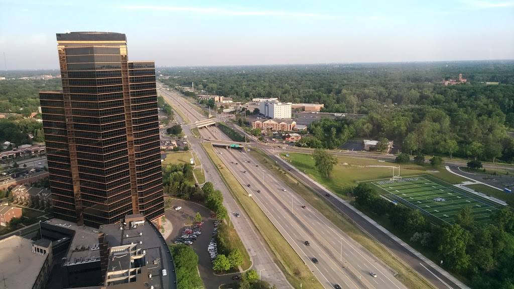 Skyline Club - Southfield | restaurant | 2000 Town Center, Southfield, MI 48075, USA | 2483509898 OR +1 248-350-9898