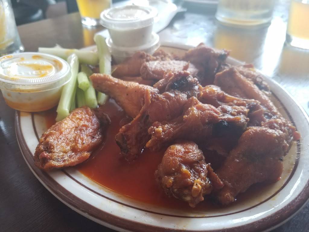 Santoras Pizza Subs & Wings | restaurant | 28251 Marguerite Pkwy, Mission Viejo, CA 92692, USA | 9493643282 OR +1 949-364-3282