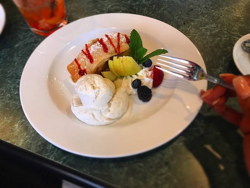 LouRonzos Italian Fusion | restaurant | 301 S Colorado Ave, Stuart, FL 34994, USA | 7722873334 OR +1 772-287-3334