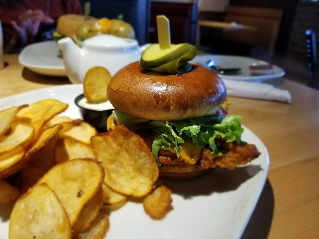 Boston Pizza | restaurant | 1 Industrial Dr, Grimsby, ON L3M 5H8, Canada | 9053091761 OR +1 905-309-1761