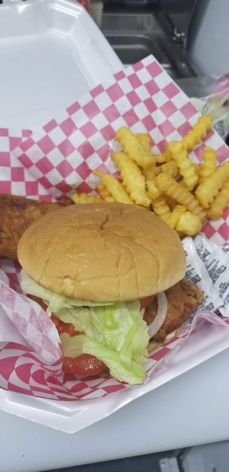 Tinys Shop & More | restaurant | 1020 Forum Dr, Shreveport, LA 71107, USA | 3185182622 OR +1 318-518-2622