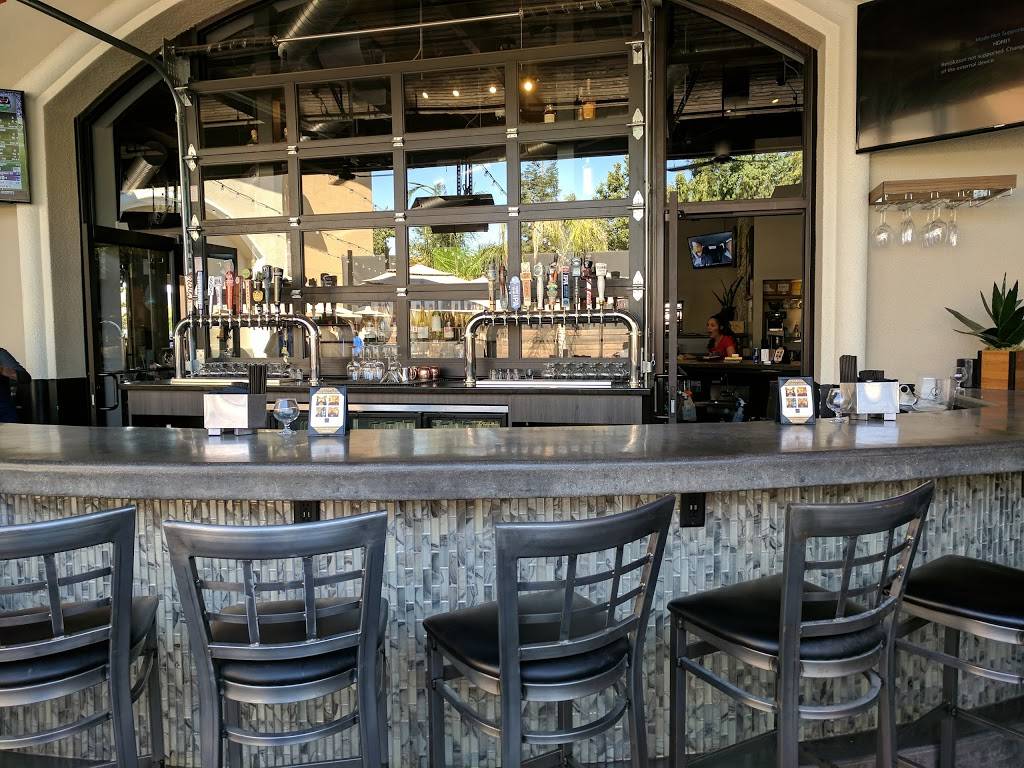 The Point Patio Bar & Bistro | restaurant | 2940 E Nees Ave #107, Fresno, CA 93720, USA | 5597654397 OR +1 559-765-4397