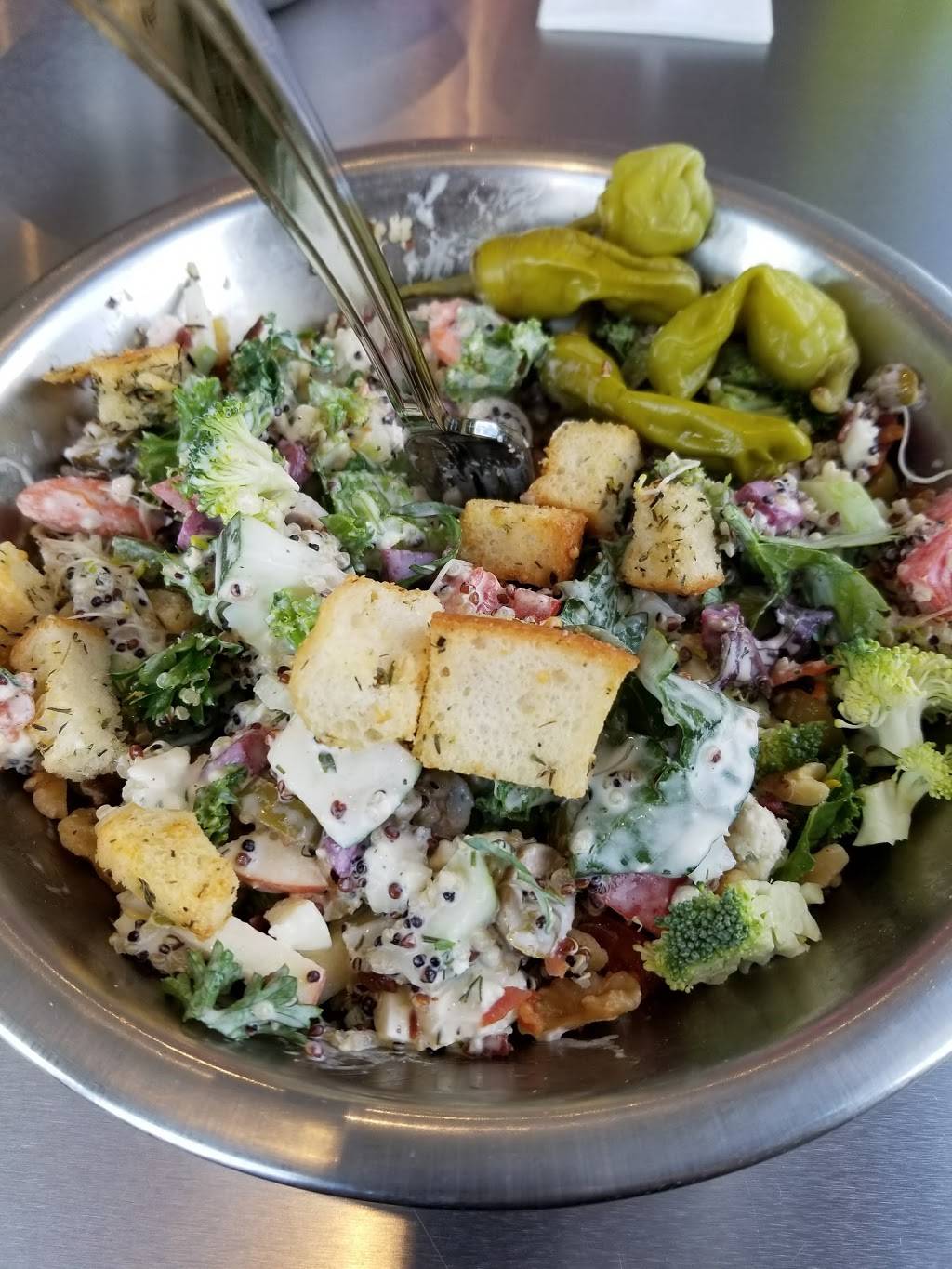 Salata | restaurant | 250 E Basse Rd #110, San Antonio, TX 78209, USA | 2104621466 OR +1 210-462-1466