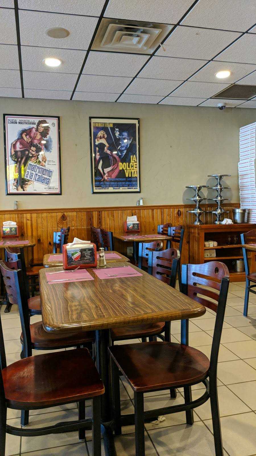 Roccos Pizza & Italian Restaurant | restaurant | 312 W Front St, Florence, NJ 08518, USA | 6094993366 OR +1 609-499-3366