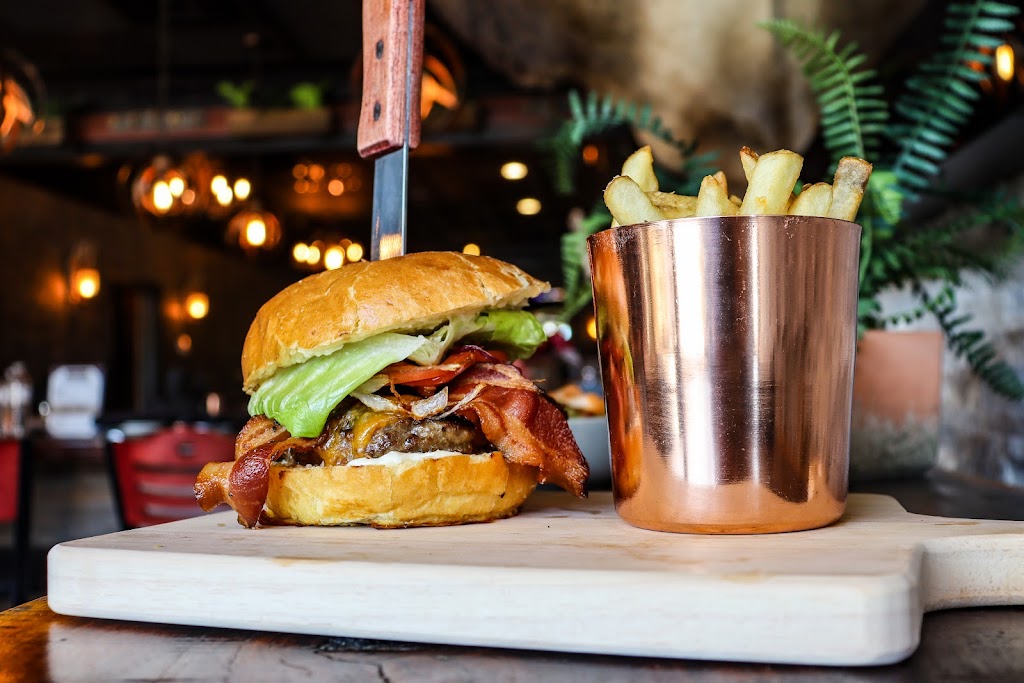 Creek Lodge Bar & Grill | restaurant | 5566 Norbeck Rd, Rockville, MD 20853, USA | 2406698872 OR +1 240-669-8872