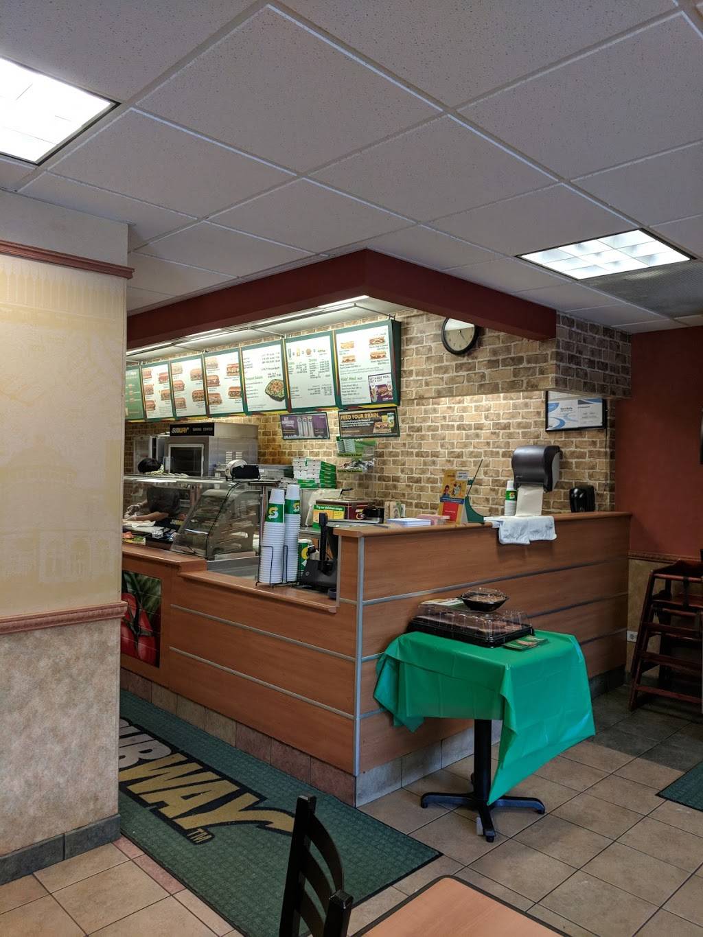 Subway Restaurants | restaurant | 1449 E 57th St, Chicago, IL 60637, USA | 7732417827 OR +1 773-241-7827