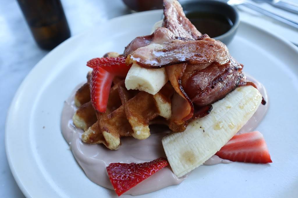 Hole In The Wall | restaurant | 445 E 35th St, New York, NY 10016, USA | 6467558151 OR +1 646-755-8151