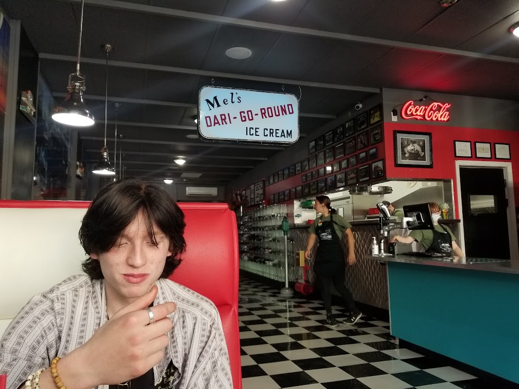 Dutch Mill Cafe | cafe | 206 Main Ave, Tillamook, OR 97141, USA | 5038421277 OR +1 503-842-1277