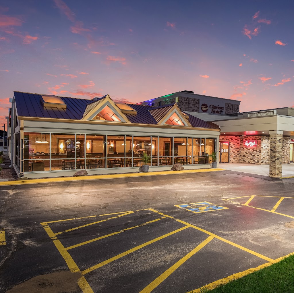 Mikes Italian Restaurant | restaurant | 630 W Pine St, Baraboo, WI 53913, USA | 6084482278 OR +1 608-448-2278