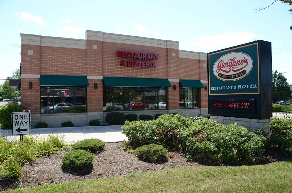 Giordanos | restaurant | 455 W Roosevelt Rd, Glen Ellyn, IL 60137, USA | 6307901717 OR +1 630-790-1717