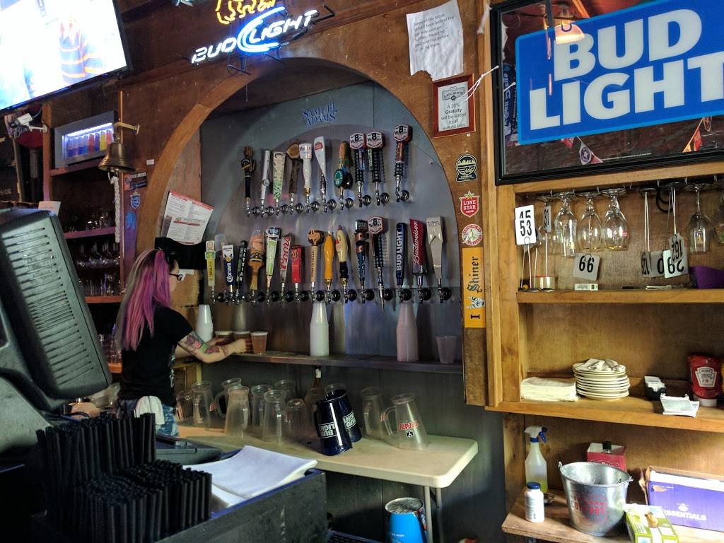 Luckys Pub | restaurant | 801 St Emanuel St, Houston, TX 77003, USA | 7135222010 OR +1 713-522-2010