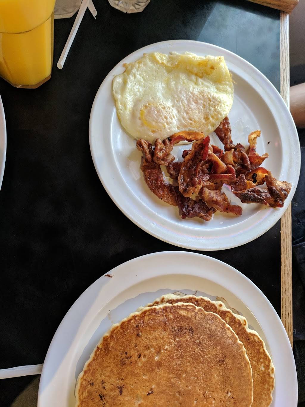 Sweet Cherries Diner | restaurant | 8236 Foothill Blvd, Sunland-Tujunga, CA 91040, USA | 8183530465 OR +1 818-353-0465