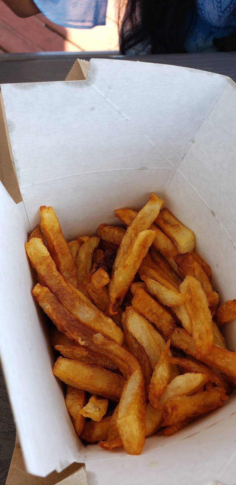 Casse-Croute Au 3 Gars | restaurant | 297 Rue Victoria, Thurso, QC J0X 3B0, Canada | 8199853283 OR +1 819-985-3283