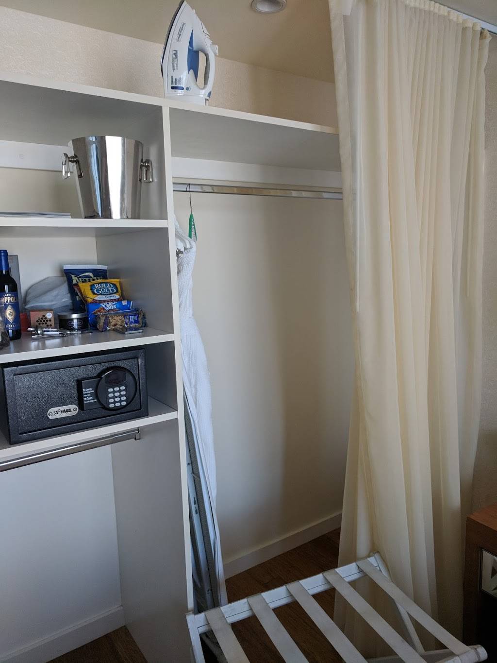 Mondrian Los Angeles | night club | 8440 Sunset Blvd, West Hollywood, CA 90069, USA | 3236508999 OR +1 323-650-8999