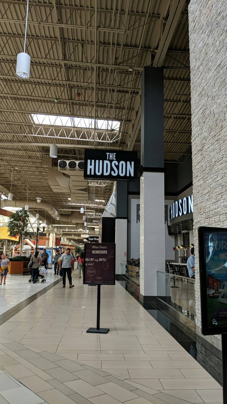 The Hudson | restaurant | 4304 Palisades Center Dr, West Nyack, NY 10994, USA | 8453581058 OR +1 845-358-1058