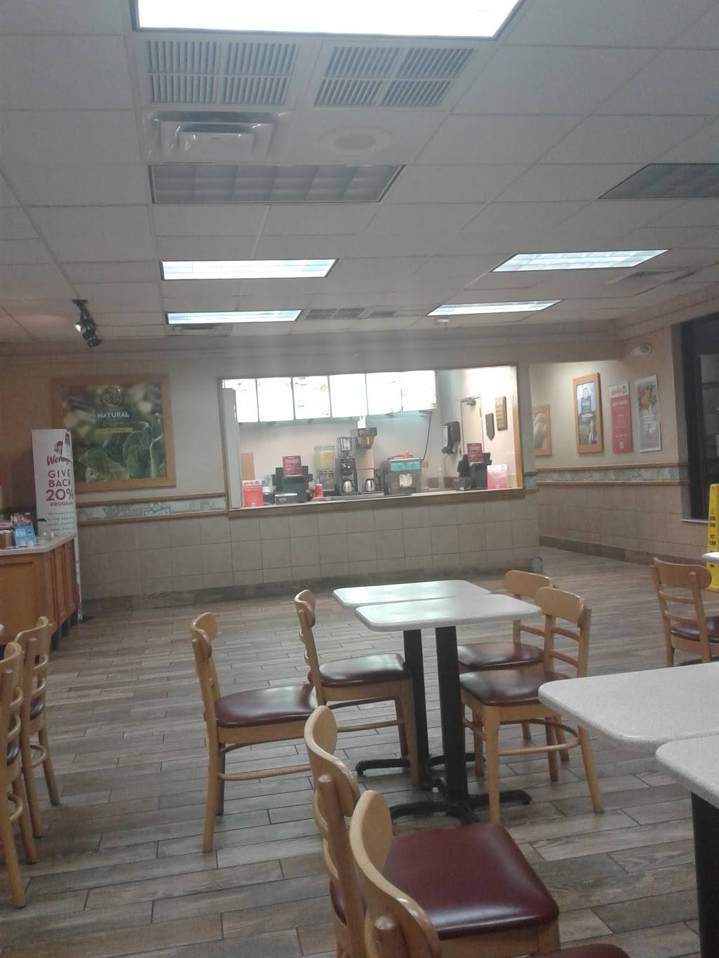 Wendys | restaurant | 4114 N Tamiami Trail, Naples, FL 34103, USA | 2392628351 OR +1 239-262-8351