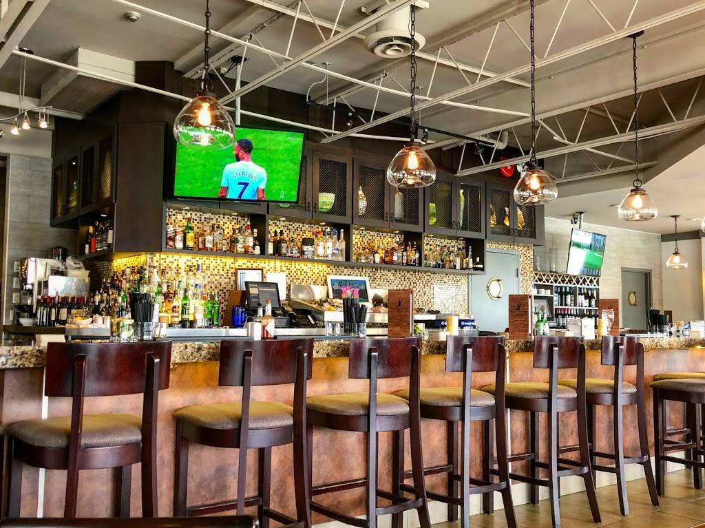 Snug Harbour | restaurant | 14 Stavebank Rd S, Mississauga, ON L5G 2T1, Canada | 9052745000 OR +1 905-274-5000