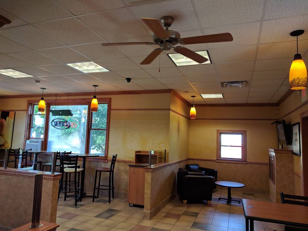 Subway | restaurant | 49 Main St, Dennis Port, MA 02639, USA | 5083941131 OR +1 508-394-1131