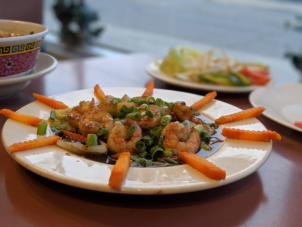 Sawatdee Thai Restaurant | restaurant | 800 W St Germain St, St Cloud, MN 56301, USA | 3202401454 OR +1 320-240-1454