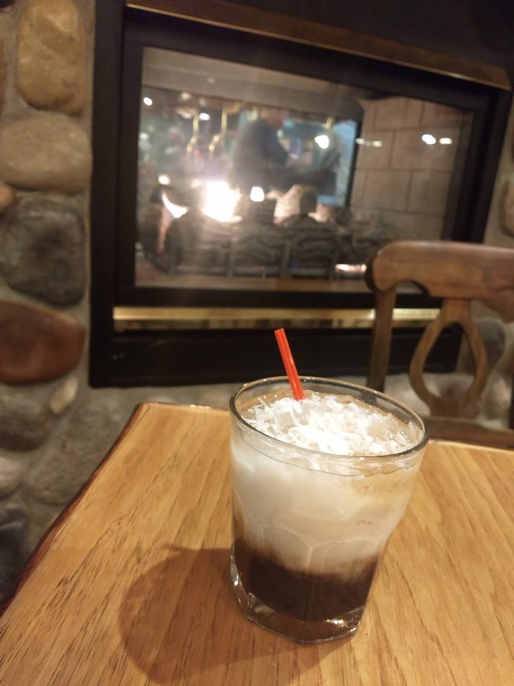 Flat Creek Restaurant & Saloon | restaurant | 10290 WI-27, Hayward, WI 54843, USA | 7156341466 OR +1 715-634-1466