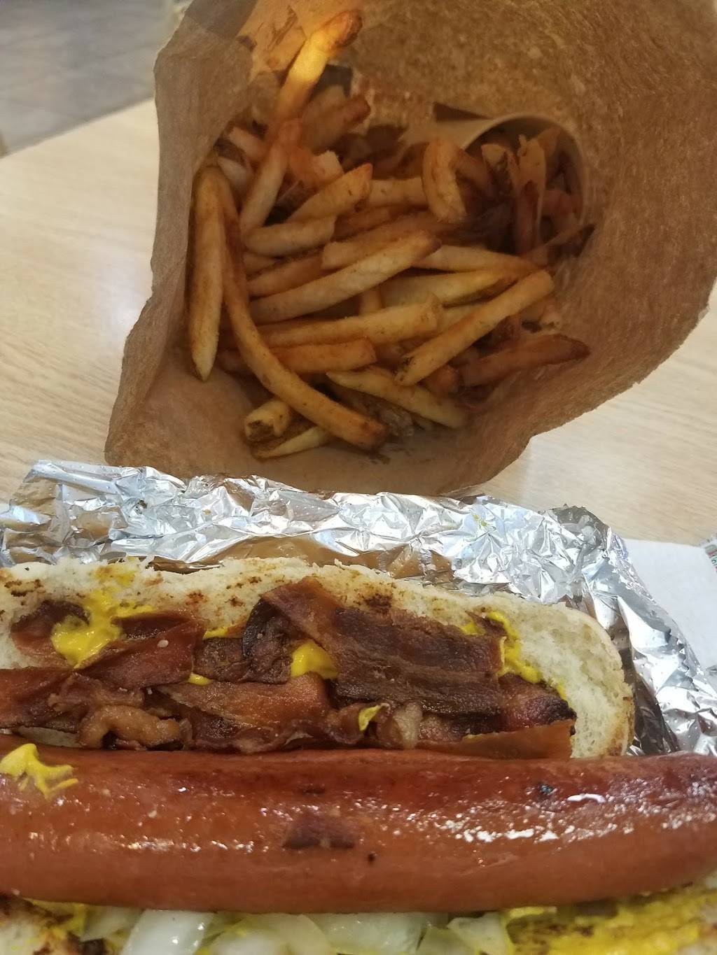 Five Guys | meal takeaway | 916 W Atlantic St, Emporia, VA 23847, USA | 4343483483 OR +1 434-348-3483