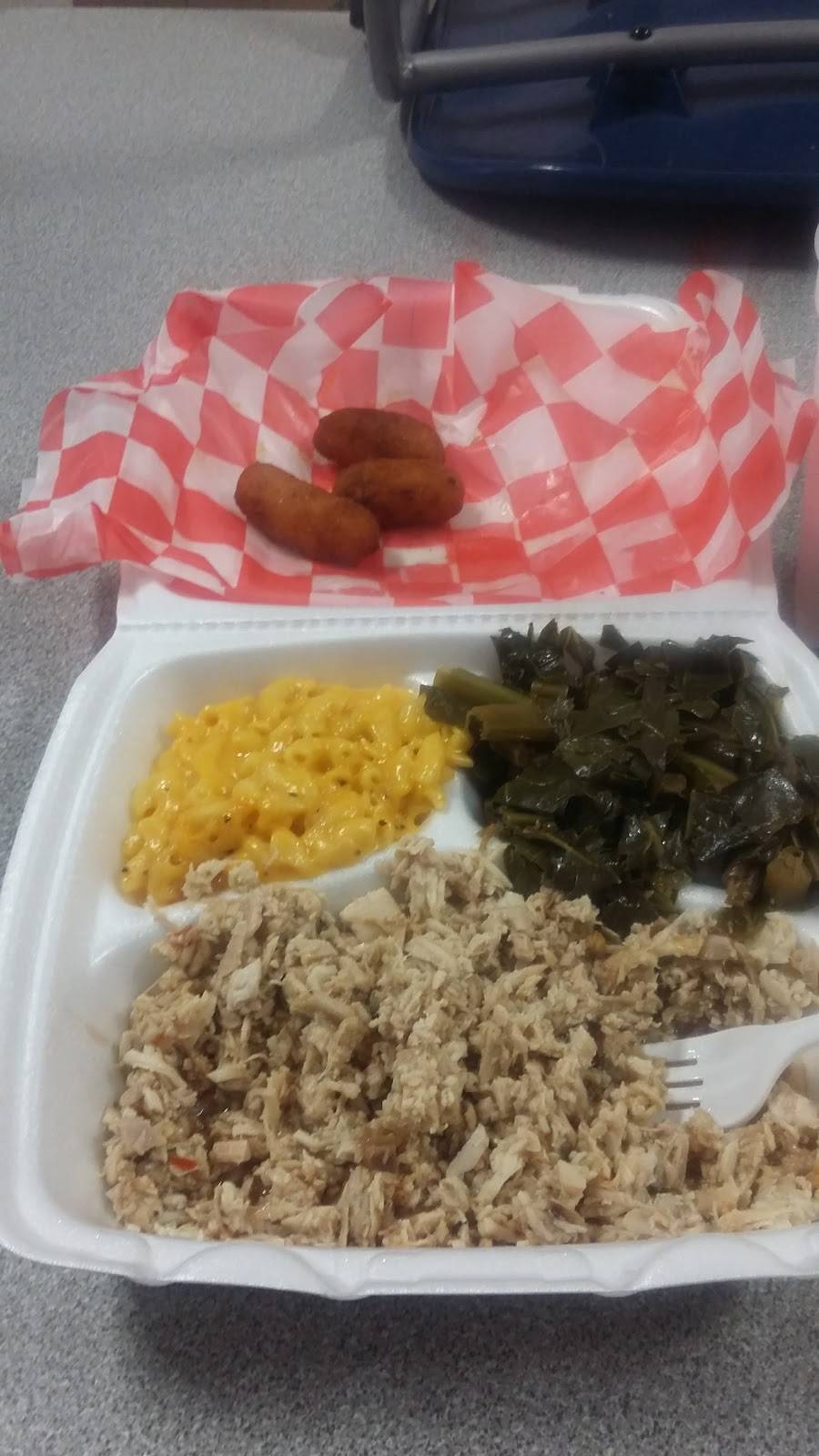 Hickory Tree BBQ | restaurant | 2804 Randleman Rd, Greensboro, NC 27406, USA | 3366176874 OR +1 336-617-6874