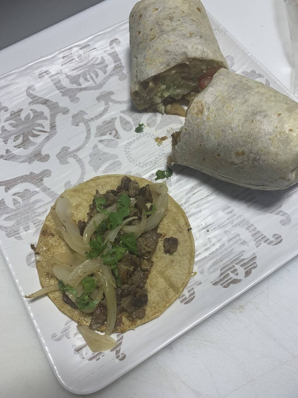 La Pupusera: Salvadorian & Mexican Restaurant | restaurant | 665 Collins St, Joliet, IL 60432, USA | 7792062133 OR +1 779-206-2133