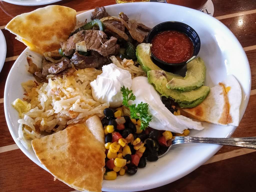 Charlies On Prior | restaurant | 3950 Green Heights Trail SW, Prior Lake, MN 55372, USA | 9522265253 OR +1 952-226-5253