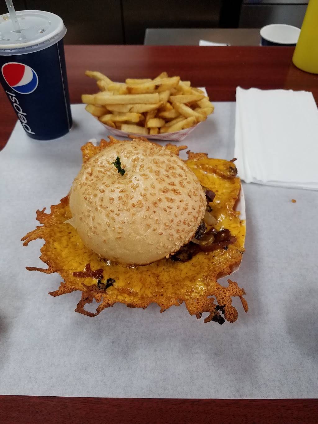 Squeeze Inn Hamburgers | restaurant | 3383 Solano Ave, Napa, CA 94558, USA | 7072576880 OR +1 707-257-6880