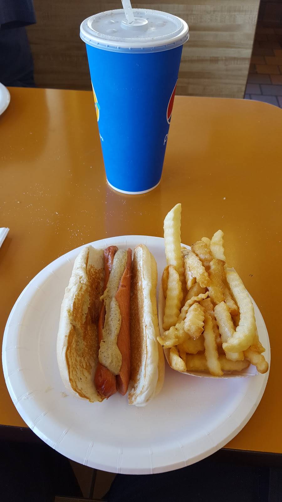 Mr. Macs Canteen | restaurant | 2004 Bridgeport Ave, Milford, CT 06460, USA | 2038741515 OR +1 203-874-1515