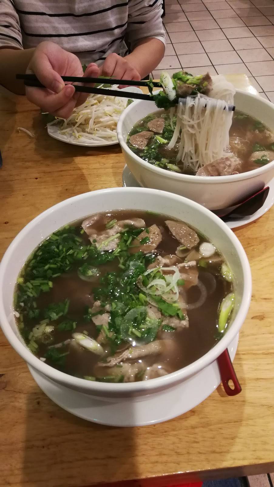 Pho Cafe | meal delivery | 232 W Cermak Rd, Chicago, IL 60616, USA | 3126009636 OR +1 312-600-9636