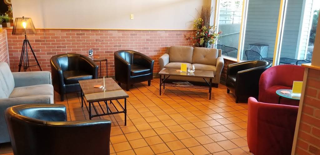 The Spot Bar and Grill | restaurant | 200 Merrow Rd, Tolland, CT 06084, USA | 8608720332 OR +1 860-872-0332