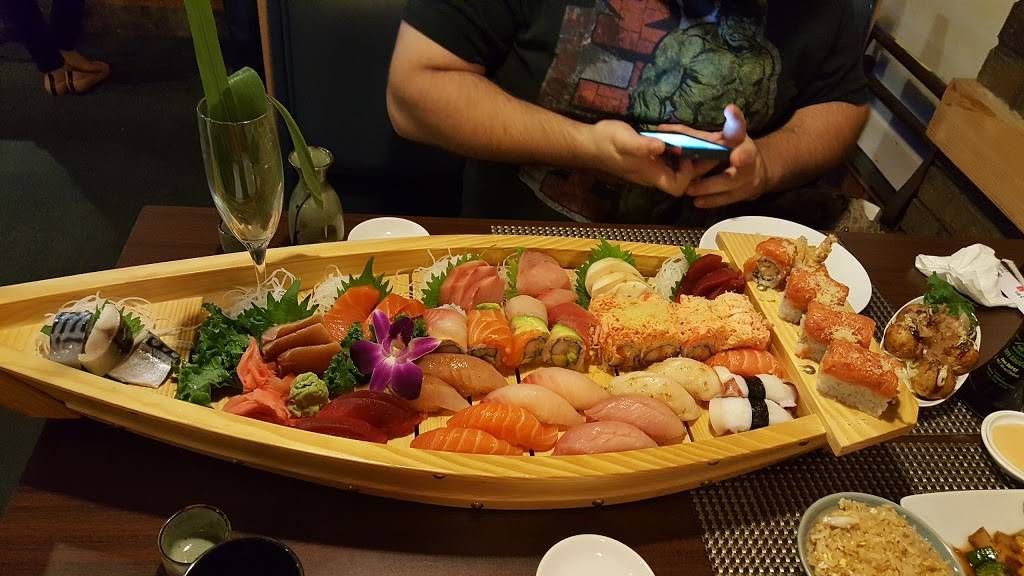 E Sushi Japanese Restaurant | restaurant | 3820 E 25th St, Columbus, IN 47203, USA | 8123766888 OR +1 812-376-6888