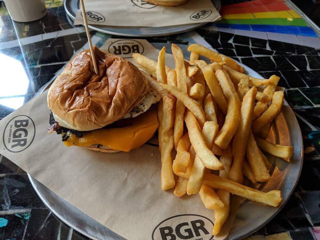 BGR The Burger Joint | restaurant | 229 Boardwalk Pl, Gaithersburg, MD 20878, USA | 3015697086 OR +1 301-569-7086