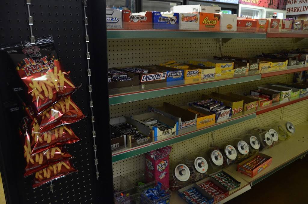 Halfway Market | restaurant | 11840 Hwy 641 S, Springville, TN 38256, USA | 7316442791 OR +1 731-644-2791