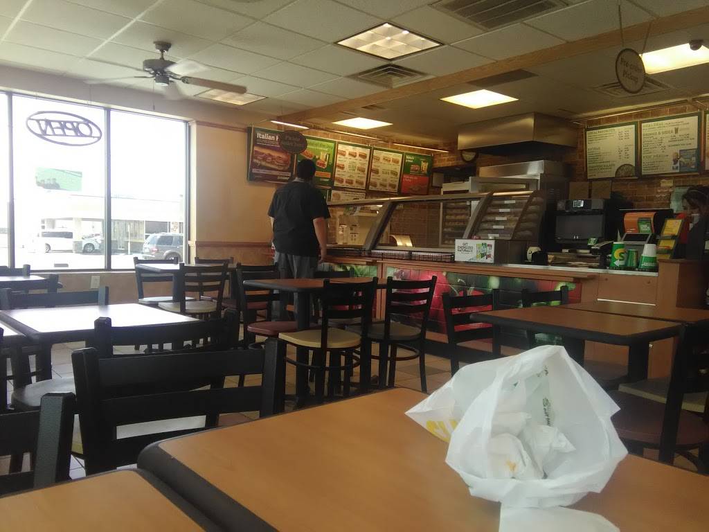 Subway | meal takeaway | 8026 N Mesa St, El Paso, TX 79932, USA | 9155848110 OR +1 915-584-8110