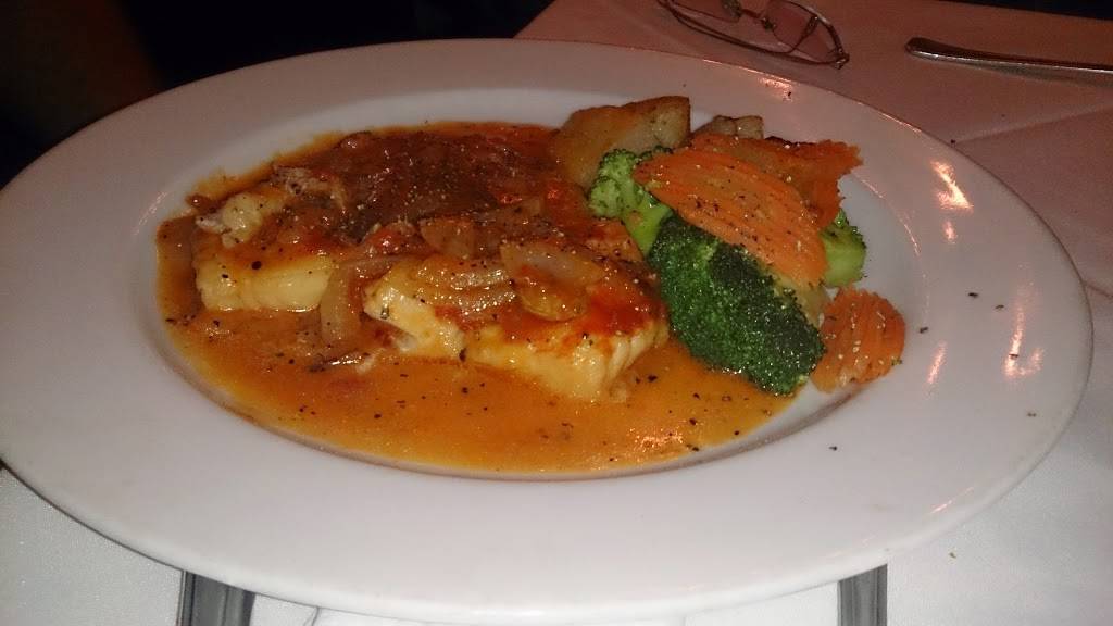 Bennys | restaurant | 199 Post Ave, Westbury, NY 11590, USA | 5169978111 OR +1 516-997-8111