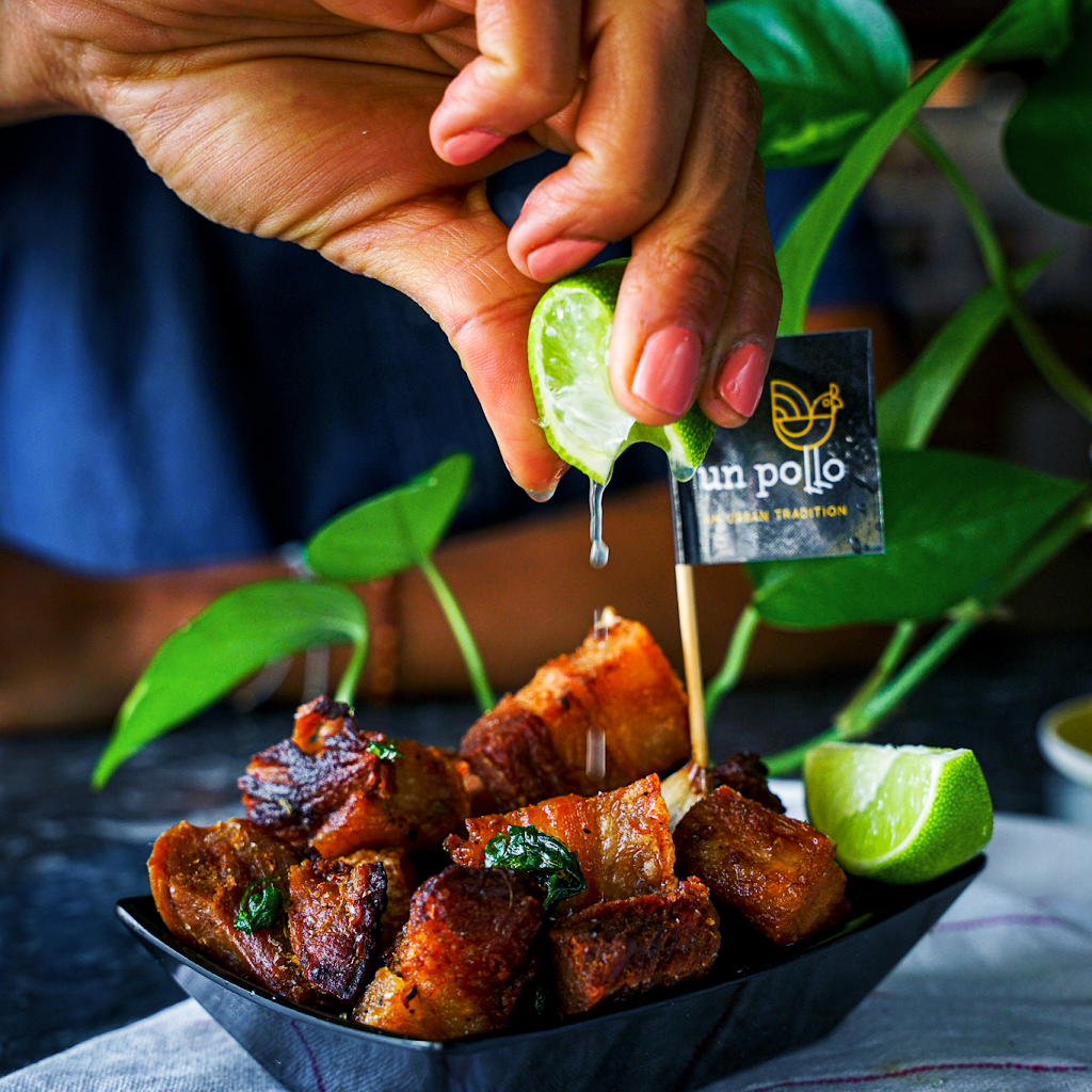 Un Pollo at The Doral Yard | restaurant | 8455 NW 53rd St Suite 106, Doral, FL 33166, USA | 7868676556 OR +1 786-867-6556