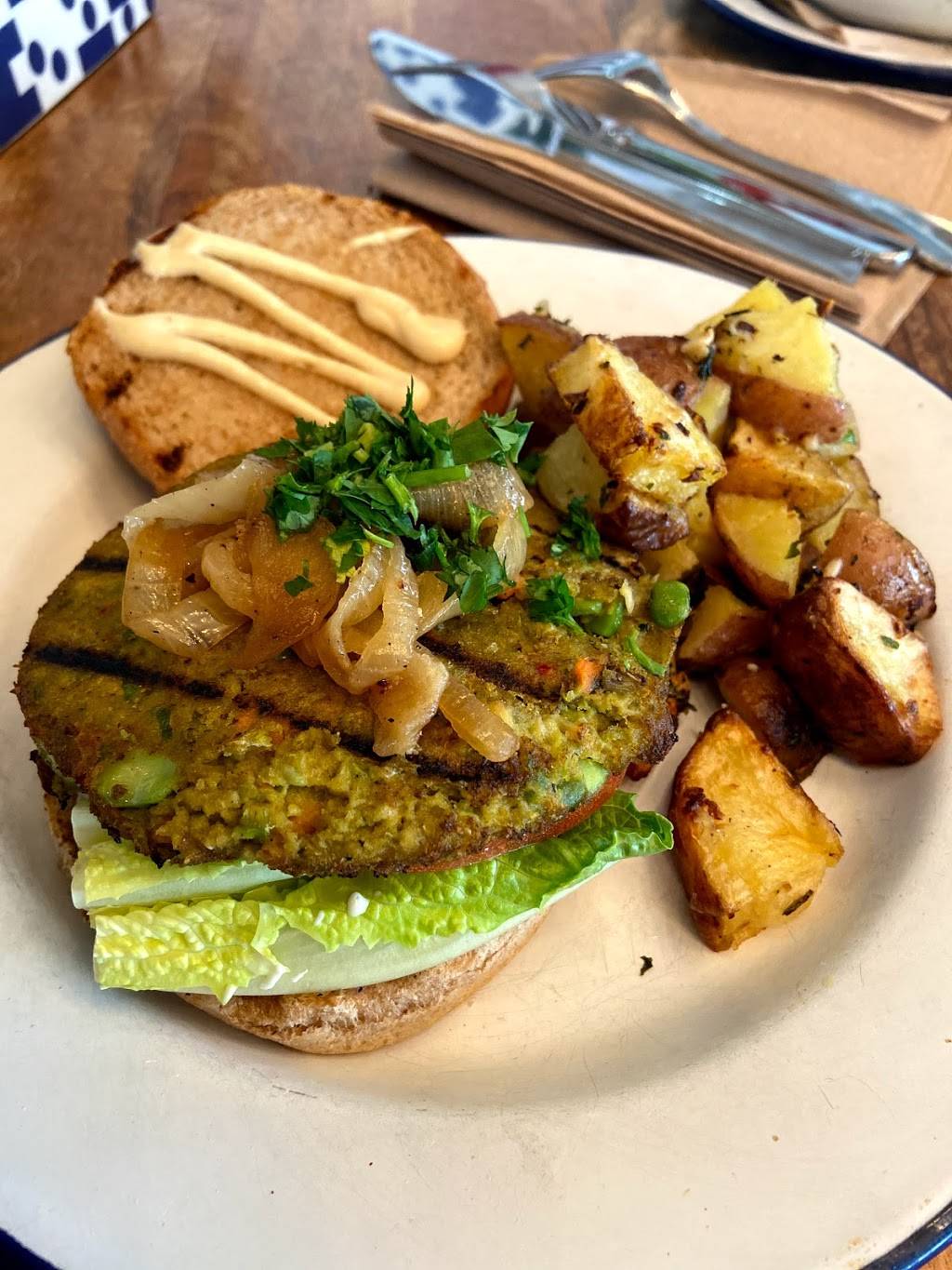 Grown | restaurant | 8211 S Dixie Hwy, Miami, FL 33143, USA | 3056634769 OR +1 305-663-4769