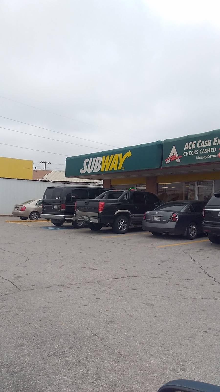 Subway Restaurants | restaurant | 5924 Samuell Blvd, Dallas, TX 75228, USA | 2143880268 OR +1 214-388-0268