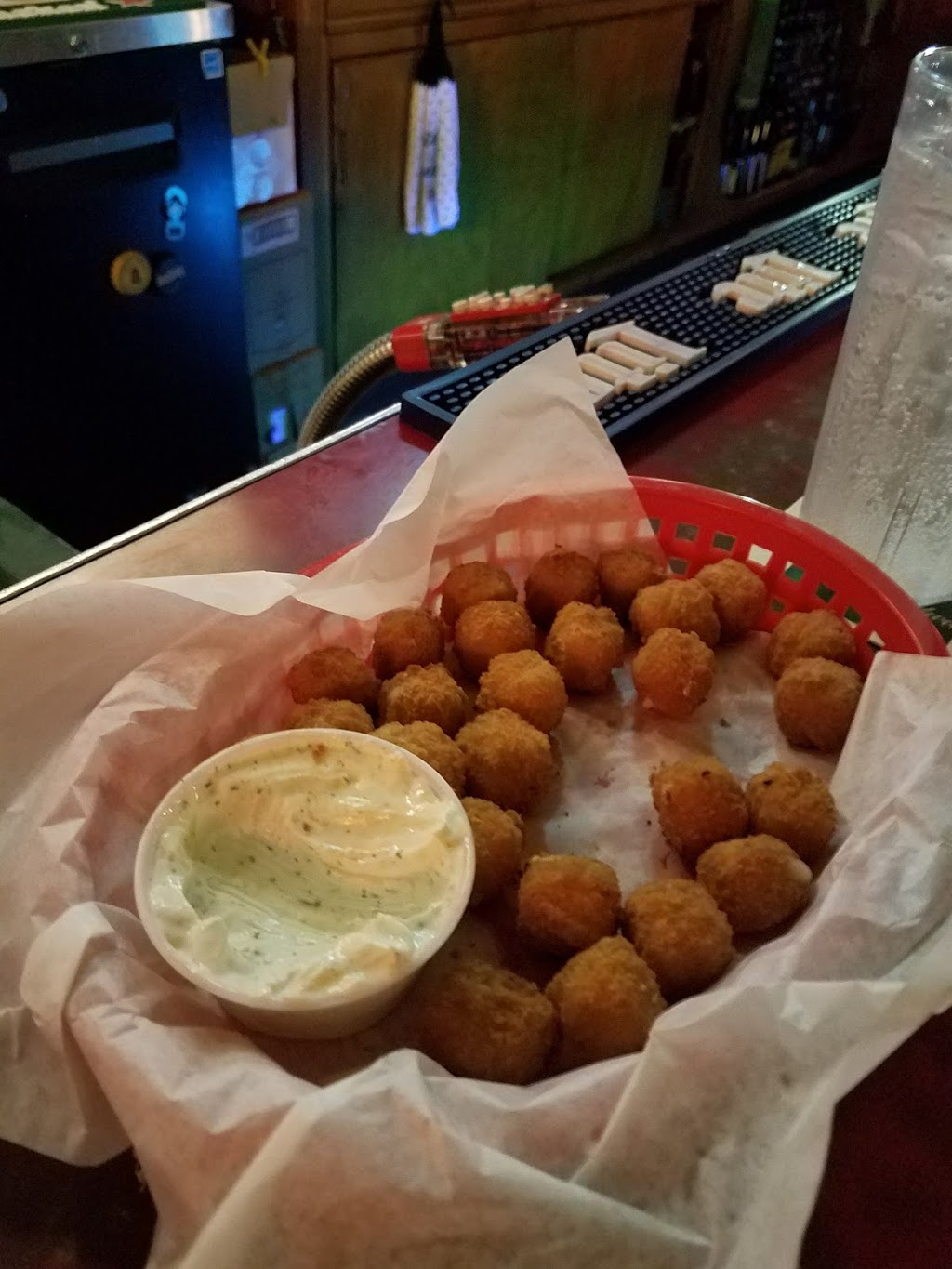 Cabaret | restaurant | 1337 Ave G, Fort Madison, IA 52627, USA | 3193722556 OR +1 319-372-2556